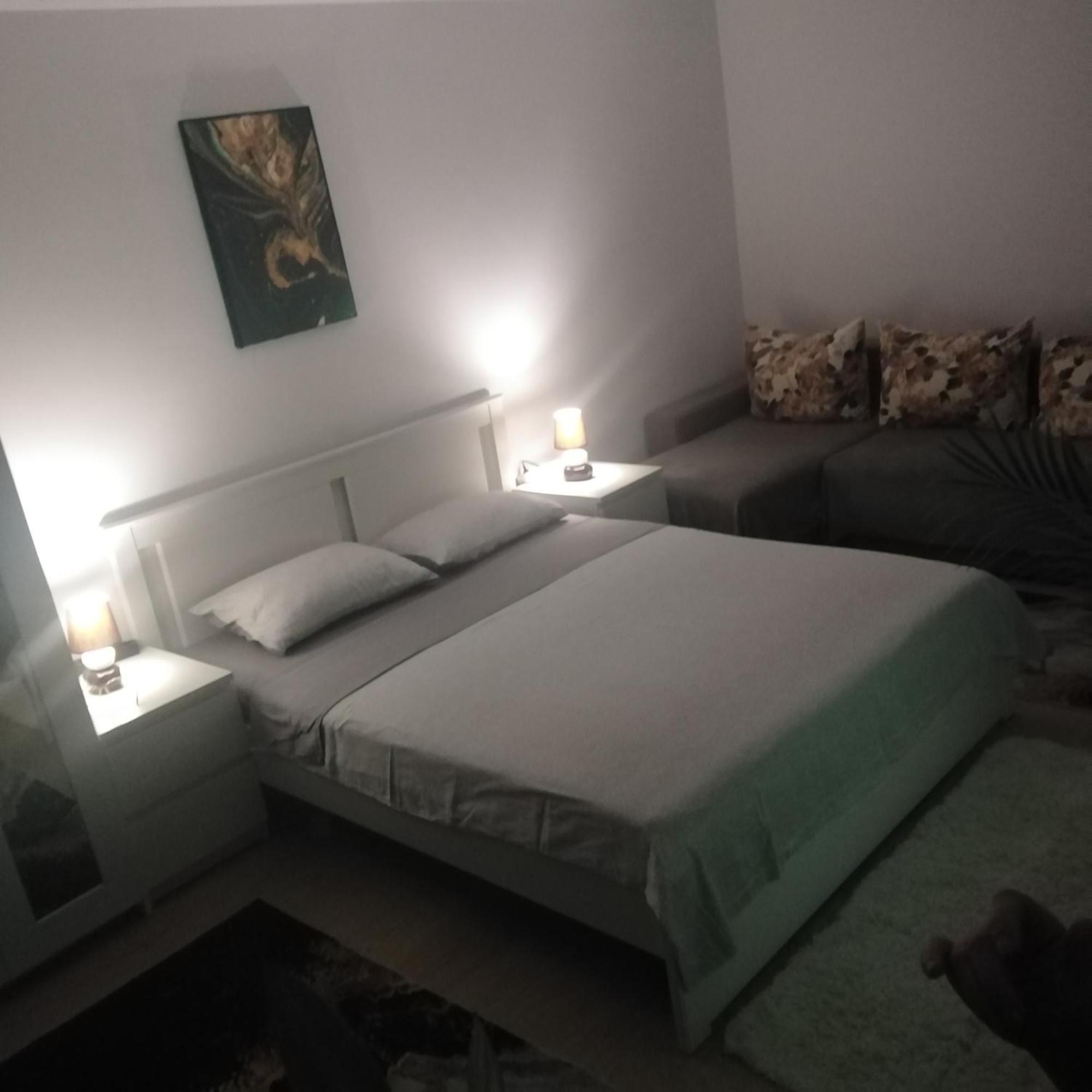 Garsoniera Rebecca Apartment Tirgu Ocna Ngoại thất bức ảnh